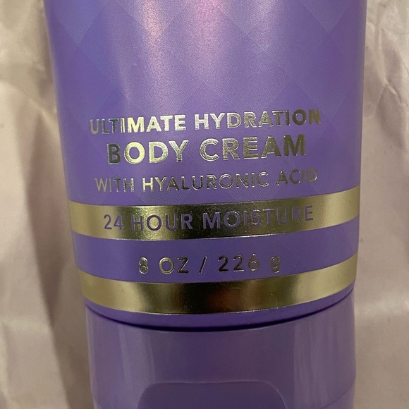 Fresh Cut Lilacs Body Cream - Picture 2 of 6